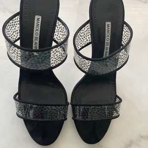Manolo Blahnik Invymu 90 Vinyl & Suede Sandal